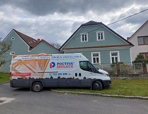 Zateplení stropu rodinného domu pomocí foukané izolace